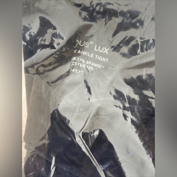 Yogalicious Lux Women’s Crosstown High Rise Ankle Tight Black Leggings - Picture 6 of 11